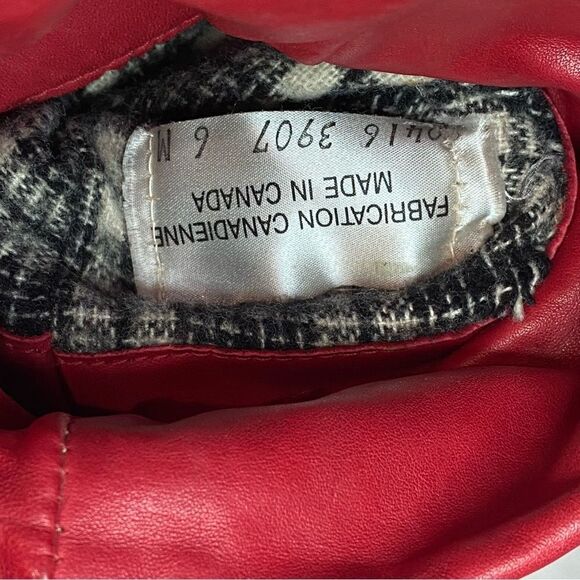 1980's Vtg Coasters Red Vinyl Slip On BoHo Granny Ankle Boots Vinyl 6.M Hipster - Picture 4 of 5